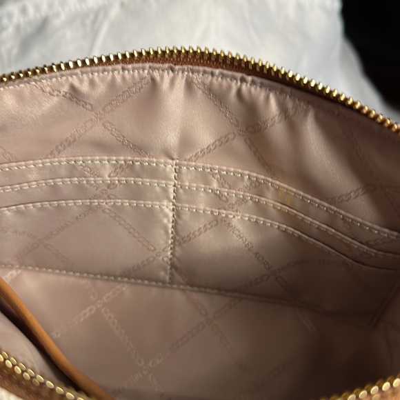 EUC-Micheal Kors Large Rainbow Pride Heart Logo Canvas Zip Pouch. Natural - Picture 5 of 9